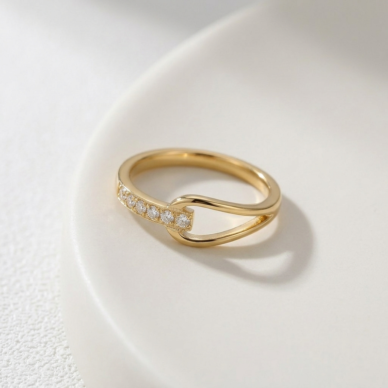 Aveline Crystal Curve Ring