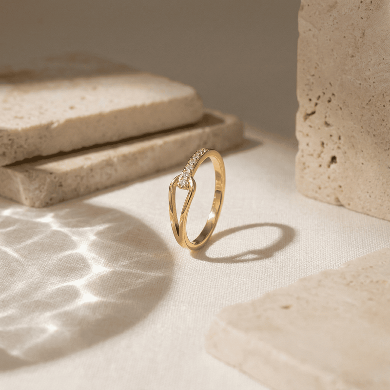 Aveline Crystal Curve Ring