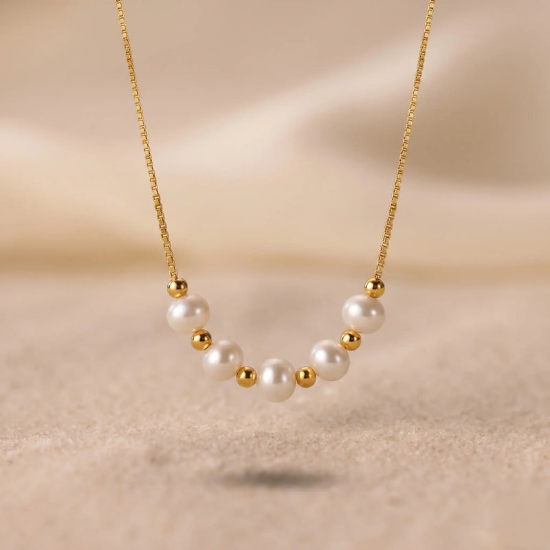 Pearlisse Arc Necklace