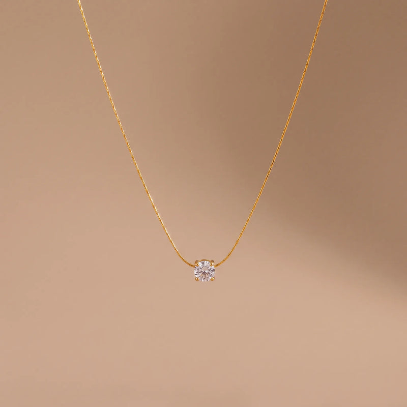 Round solitaire pendant necklace in gold tone, product photo 6