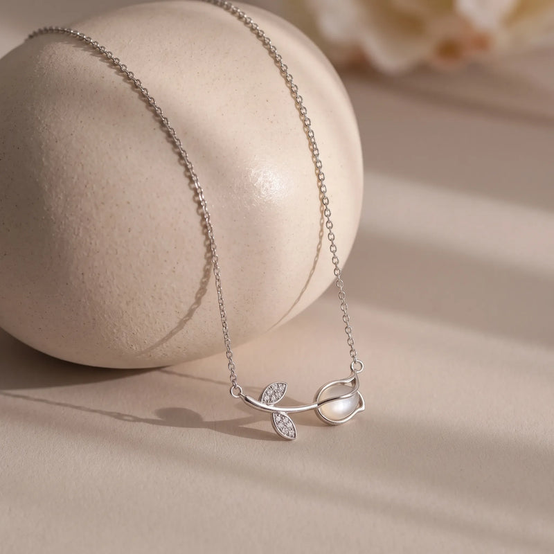 Pearl Vine rulip Necklace