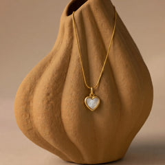 Luna Heart Shell 18k Necklace