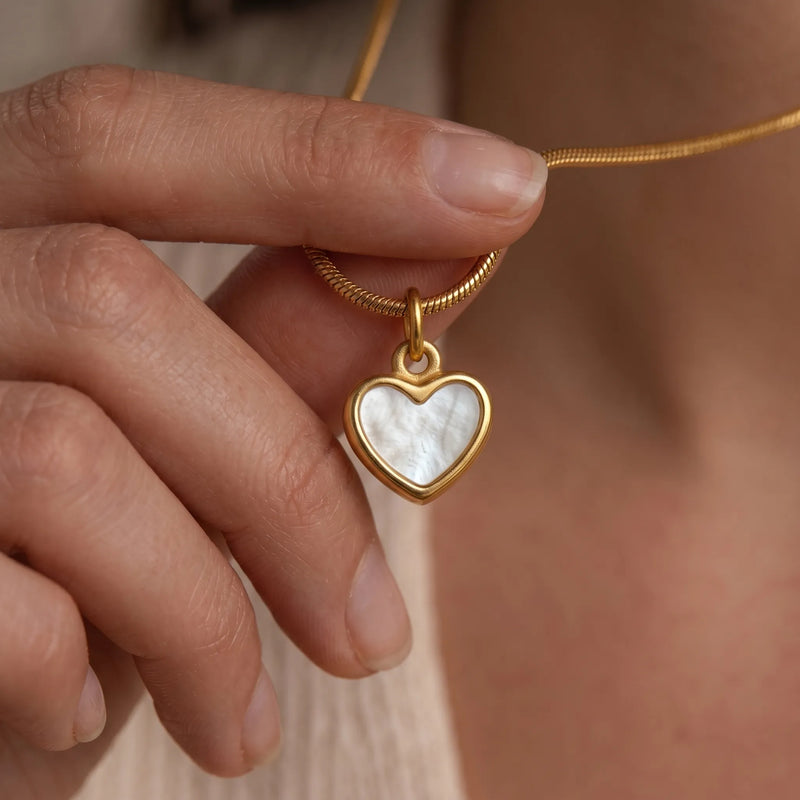 Luna Heart Shell 18k Necklace