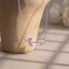 Pearl Vine rulip Necklace