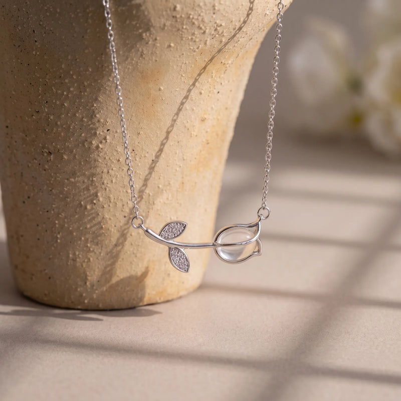 Pearl Vine rulip Necklace
