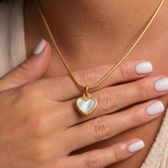 Luna Heart Shell 18k Necklace